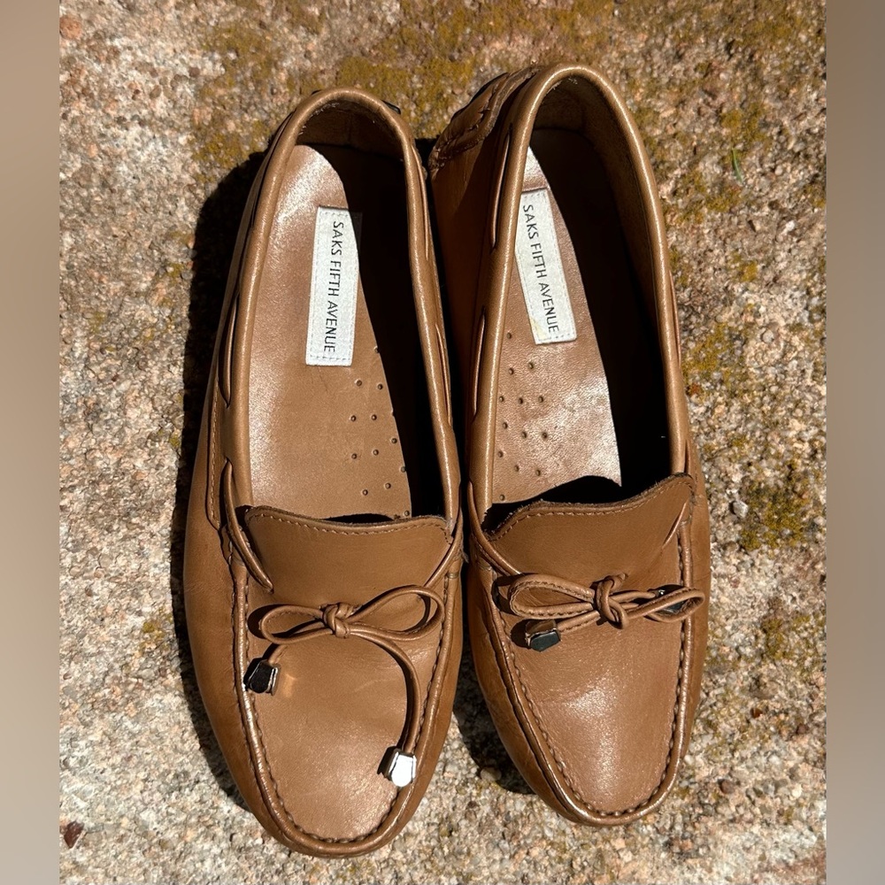 Saks Fifth Avenue Women Tan Leather Driver Loafers Size 7
